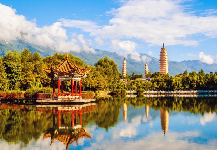 《去有風的地方》昆大麗８天～沙溪古鎮、玻璃棧道、石林洱海美景